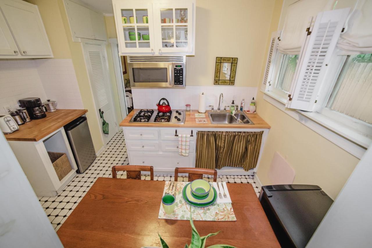 Charming 1923 Cottage At Erehwon Retreat Tampa Buitenkant foto