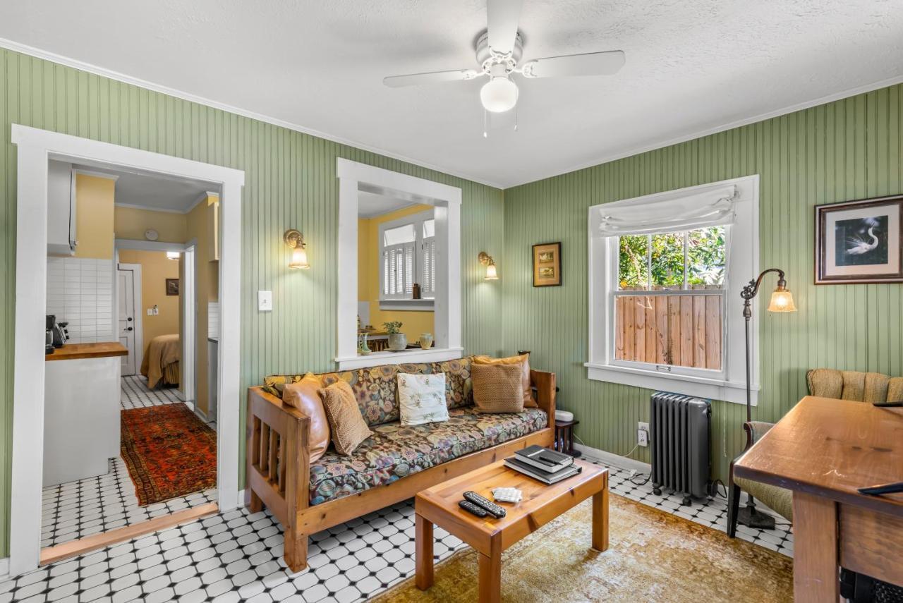 Charming 1923 Cottage At Erehwon Retreat Tampa Buitenkant foto