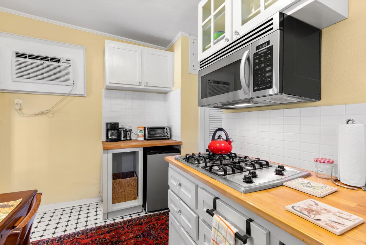 Charming 1923 Cottage At Erehwon Retreat Tampa Buitenkant foto
