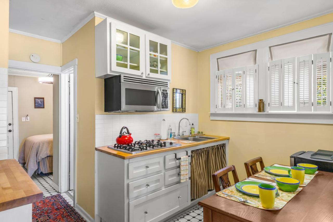 Charming 1923 Cottage At Erehwon Retreat Tampa Buitenkant foto